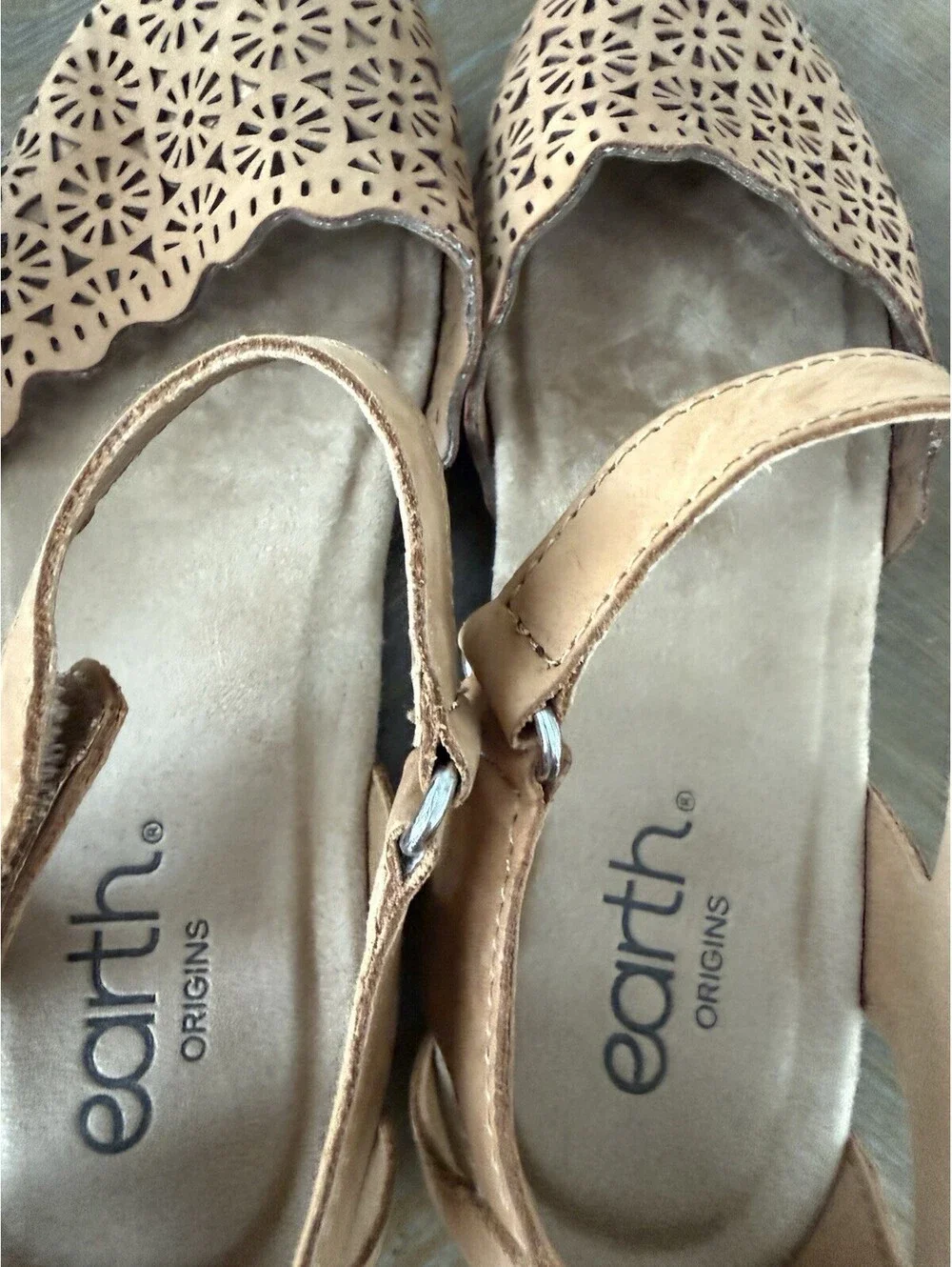 Earth Orgins Closed Toe Maryjane Flats Size 7 Wide Comfort Shoes